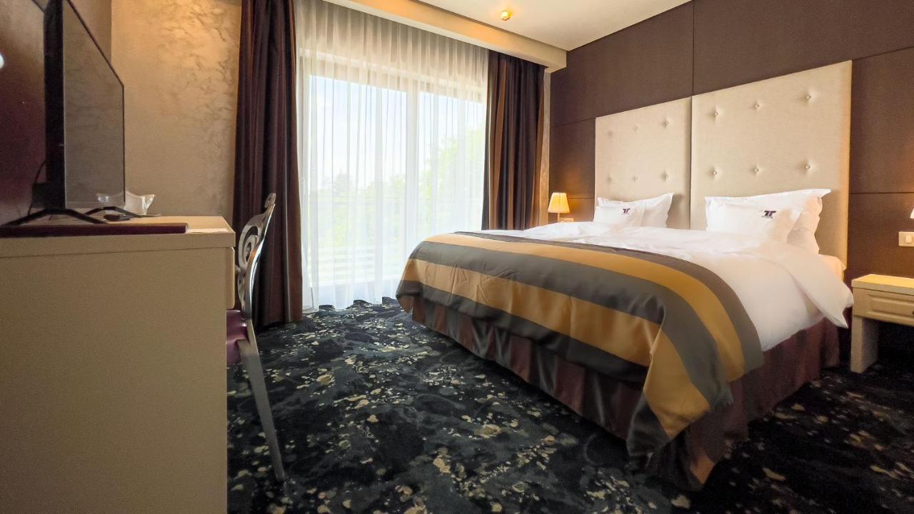 Hotel Tolea Τιργκόβιστε Εξωτερικό φωτογραφία