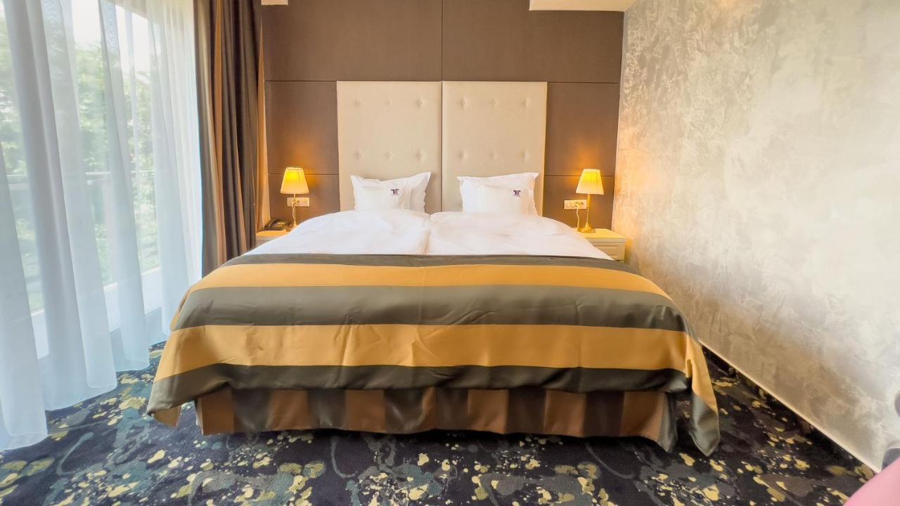 Hotel Tolea Τιργκόβιστε Εξωτερικό φωτογραφία