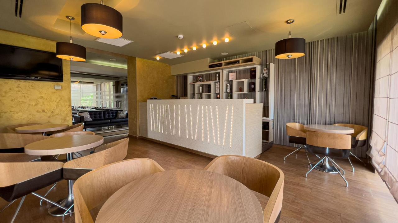 Hotel Tolea Τιργκόβιστε Εξωτερικό φωτογραφία