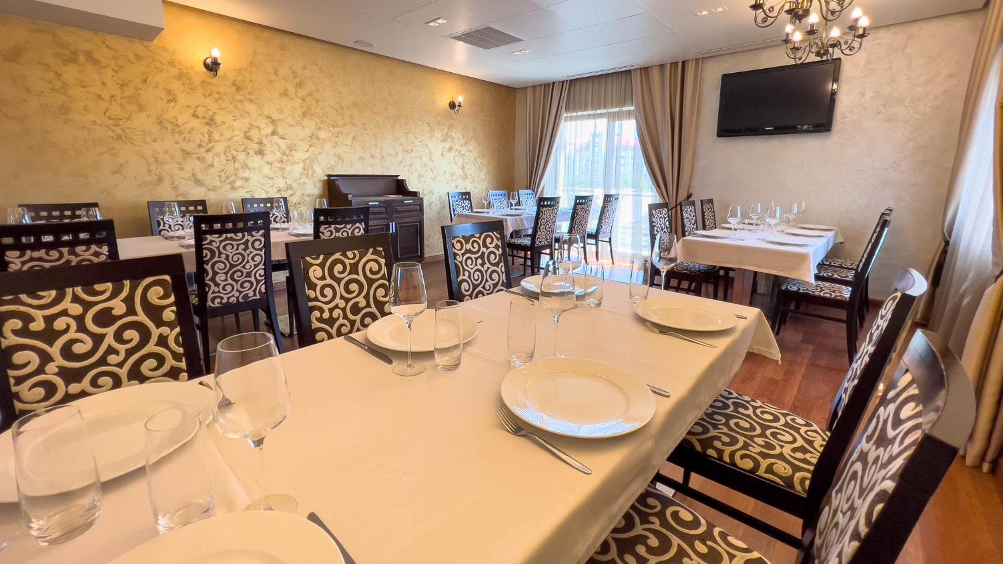 Hotel Tolea Τιργκόβιστε Εξωτερικό φωτογραφία