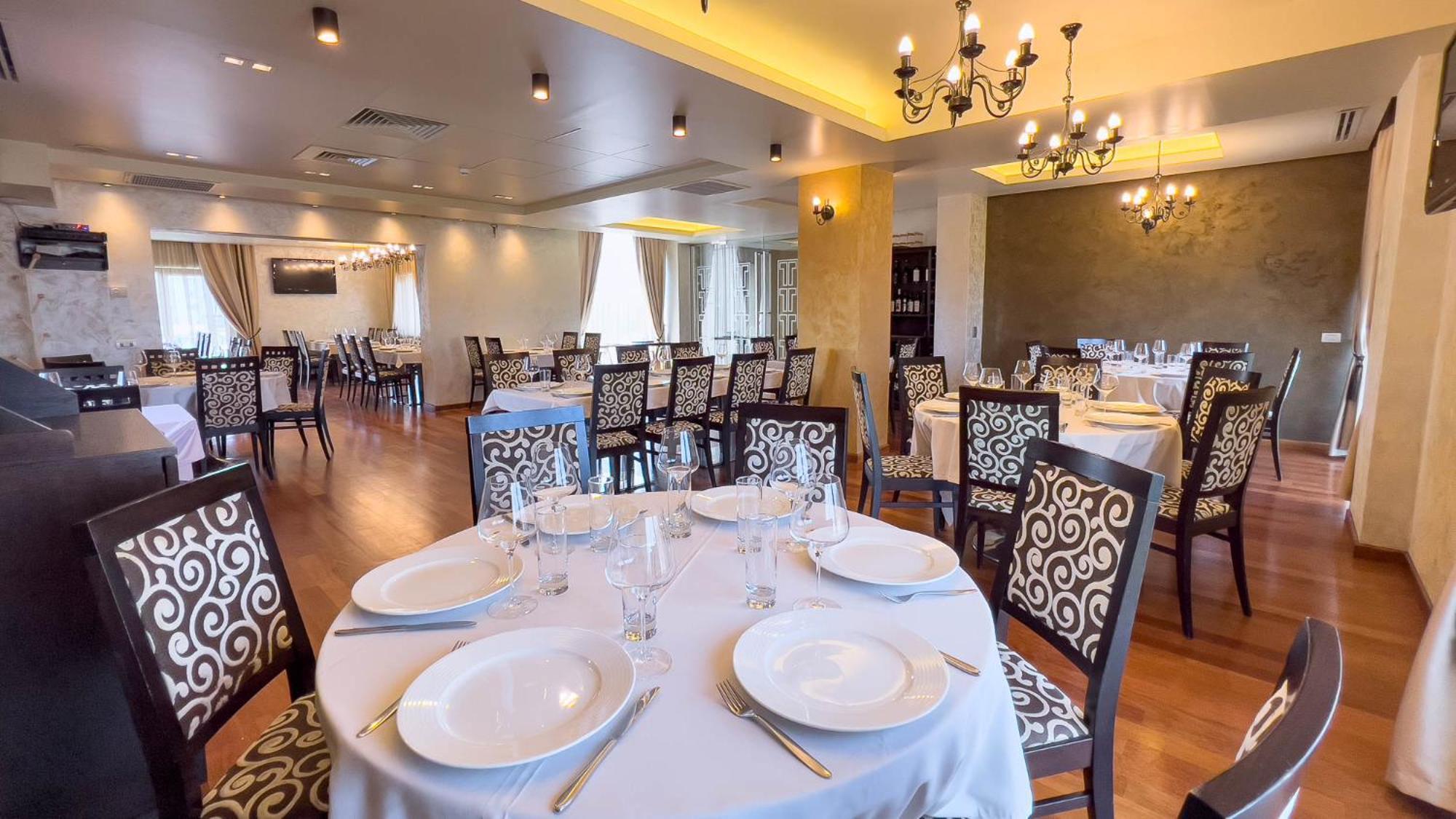 Hotel Tolea Τιργκόβιστε Εξωτερικό φωτογραφία