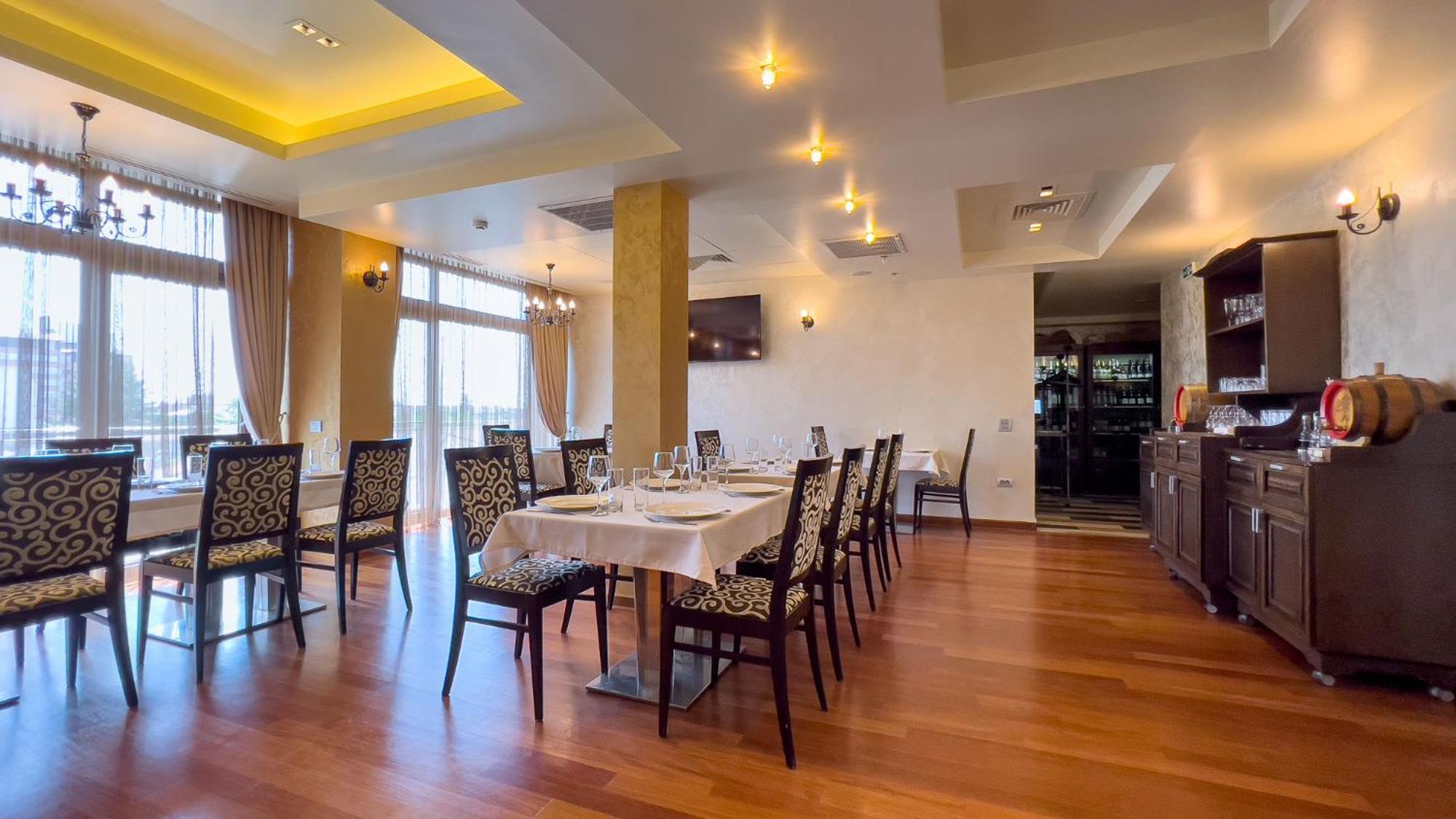 Hotel Tolea Τιργκόβιστε Εξωτερικό φωτογραφία