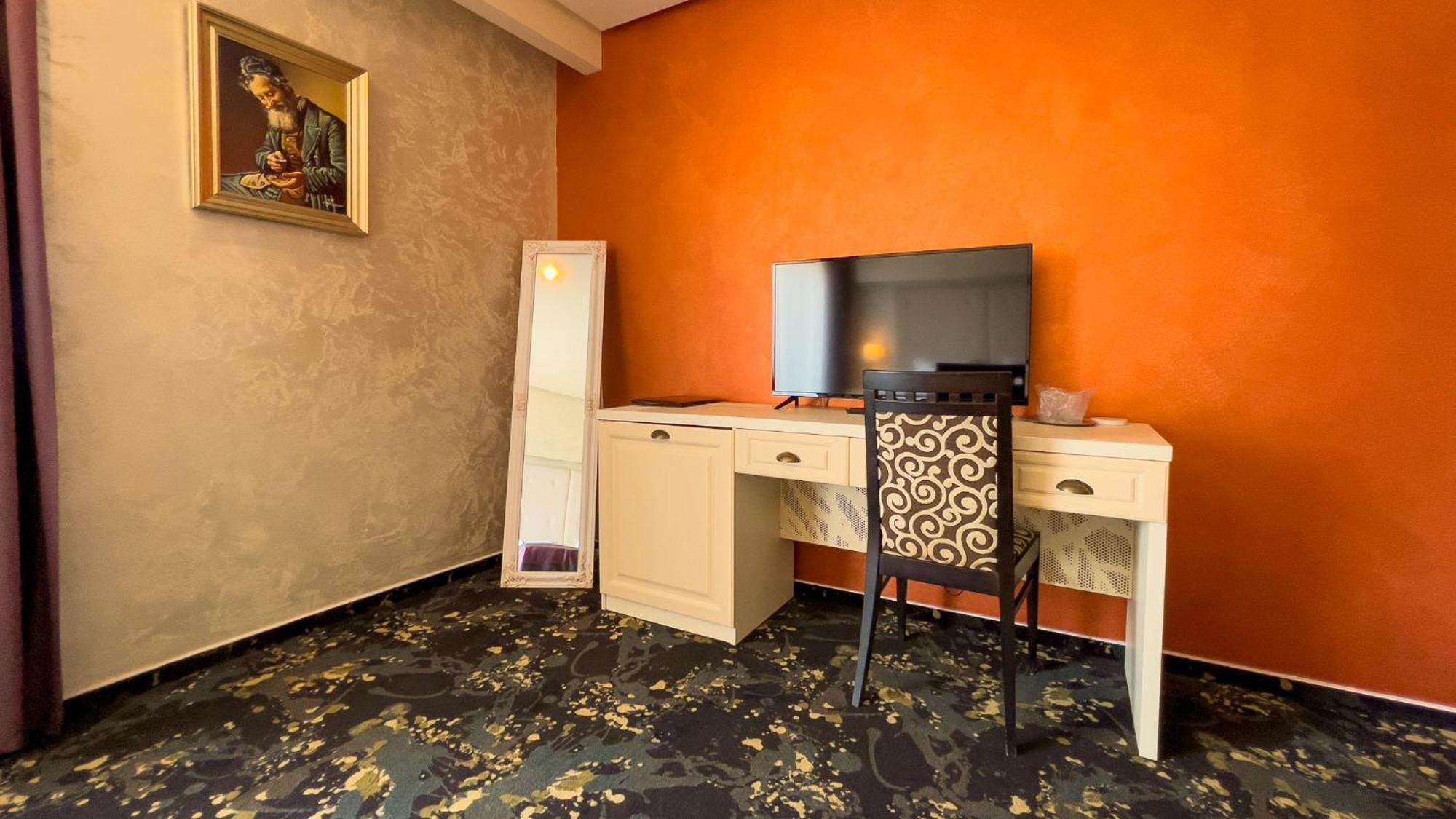 Hotel Tolea Τιργκόβιστε Εξωτερικό φωτογραφία