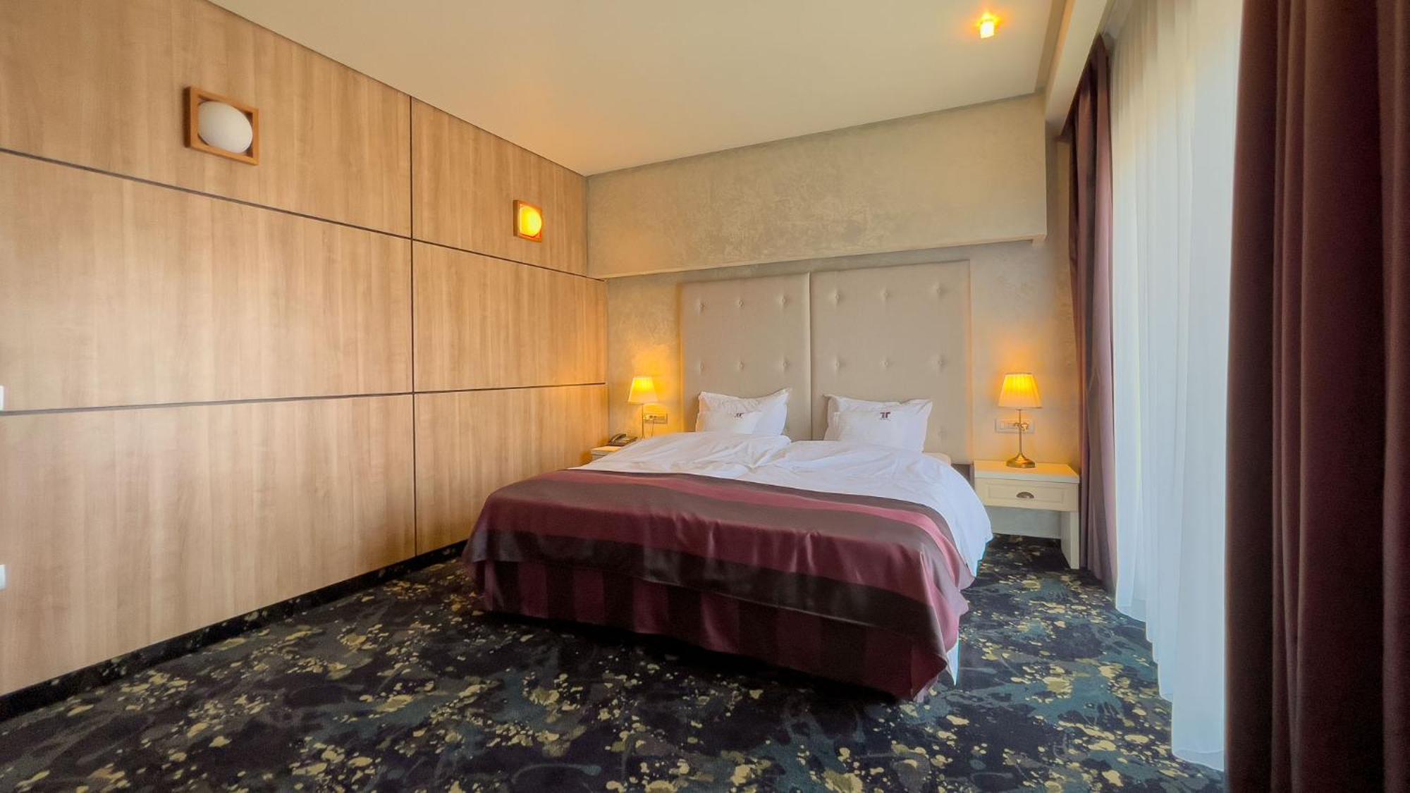 Hotel Tolea Τιργκόβιστε Εξωτερικό φωτογραφία